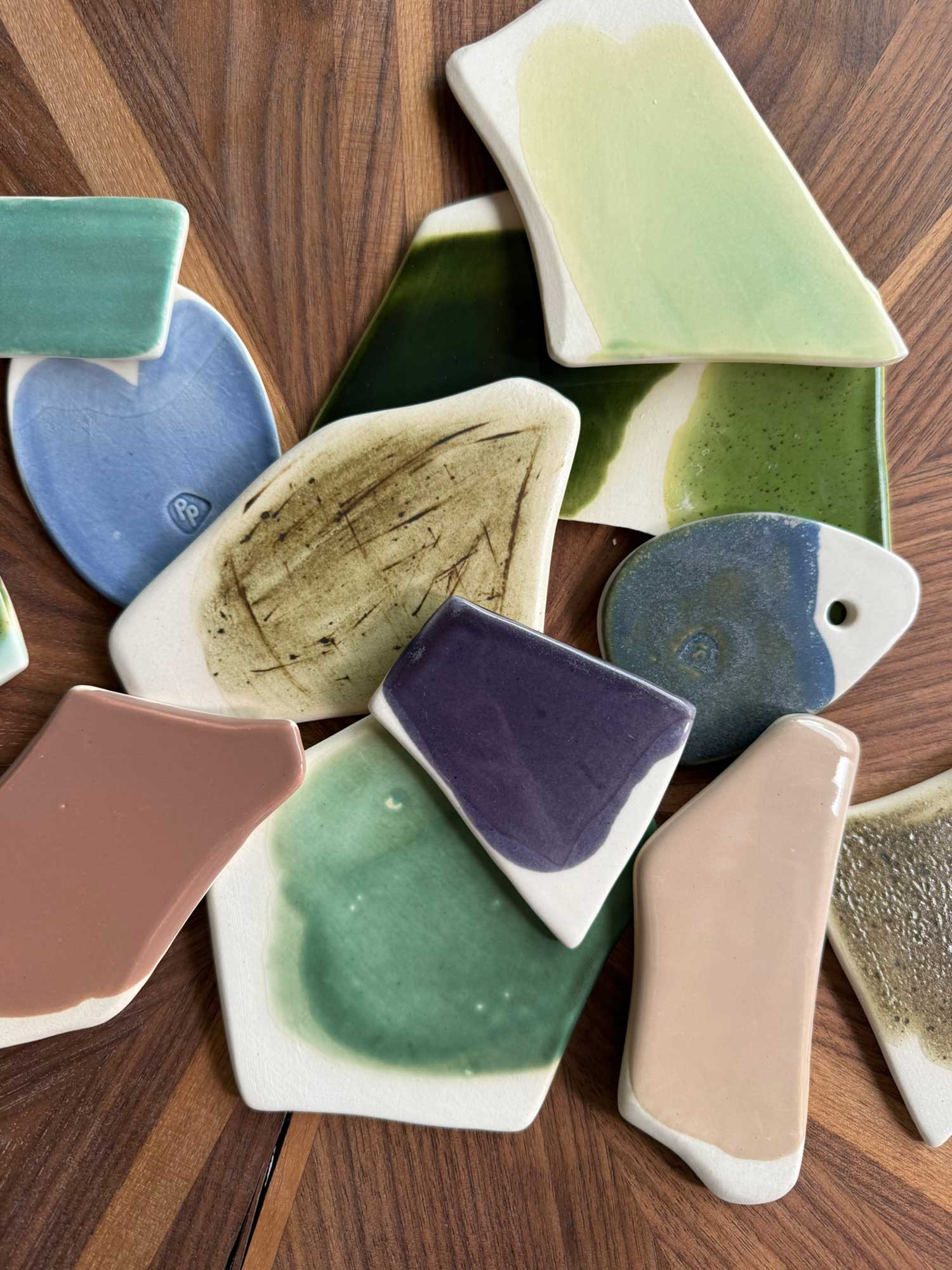 materials-like-tastes porcelain plate with copper graphics